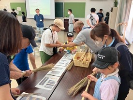 ソルガムほうきづくり体験