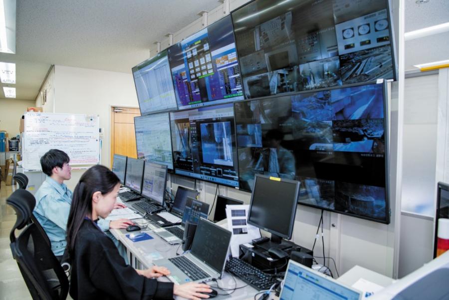 中央制御所の様子