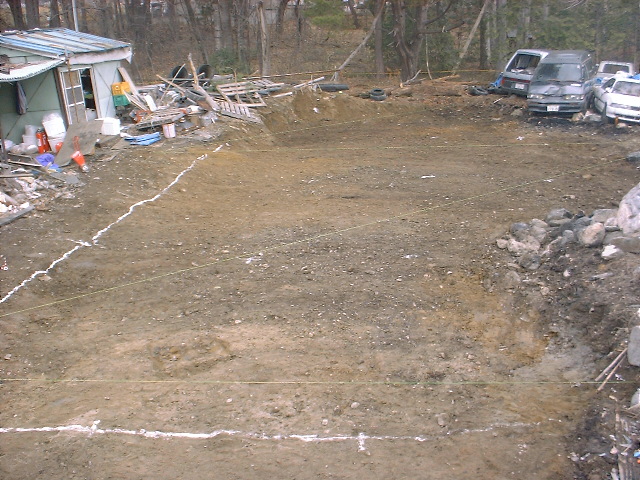 記録写真8（土砂撤去後、土壌のpH検査）