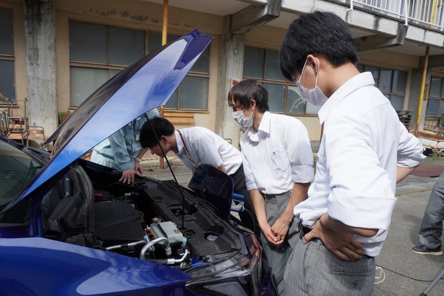 電気自動車見学