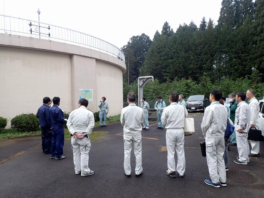 床尾浄水場の視察の様子