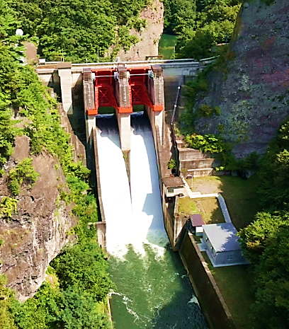 湯川ダムと森泉湯川発電所