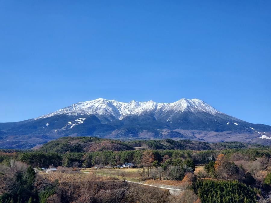 木曽町開田から見た御嶽山の写真