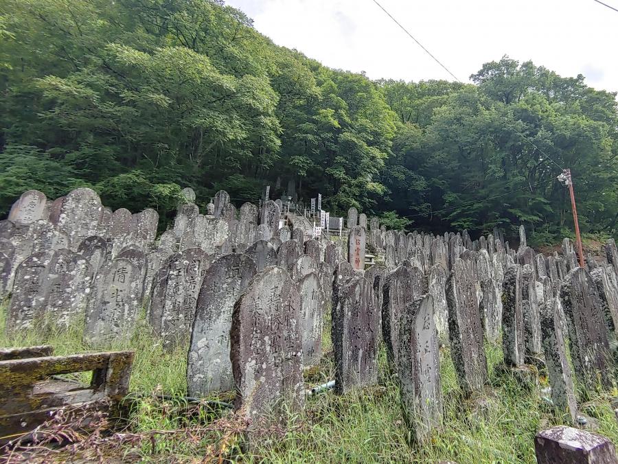 木曽町三岳の霊神碑の写真