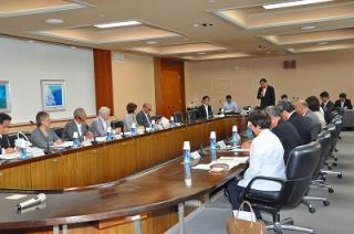 画像：長野県行政機構審議会を開催