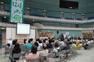 信州環境フェア2014鈴木ともこさんのトークショーの様子