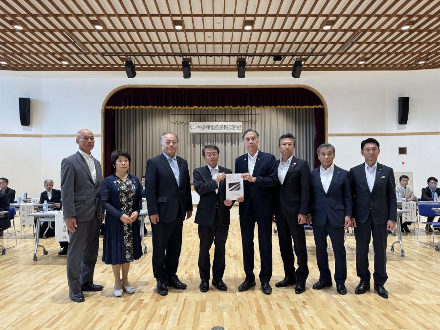 R8リニア長野県協議会_要請書手交